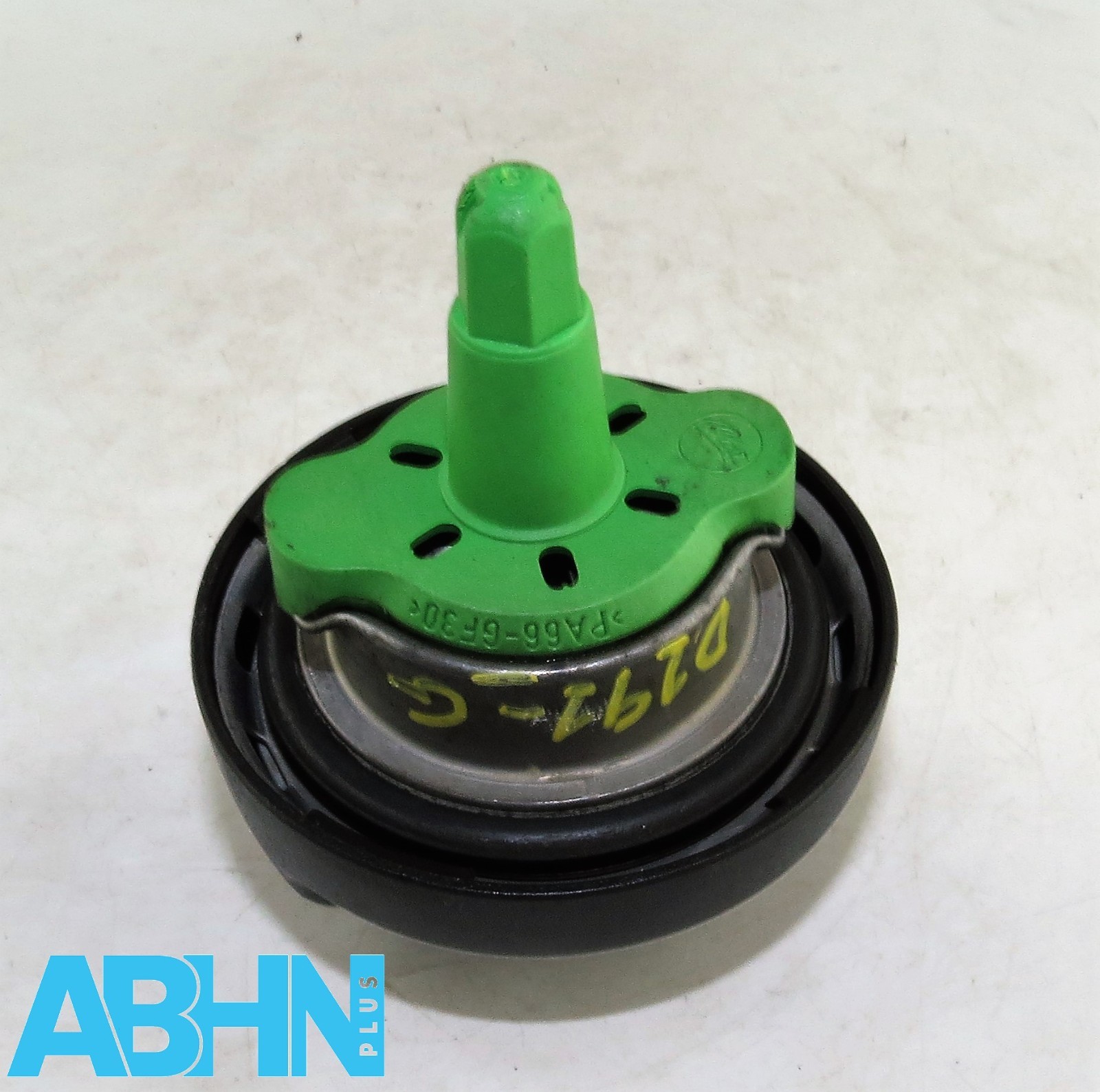BMW E87 E81 E82 E83 E90 E91 E92 E84 E53 E60 (04-19) Fuel Cap With Cord 7193372 - Image 8