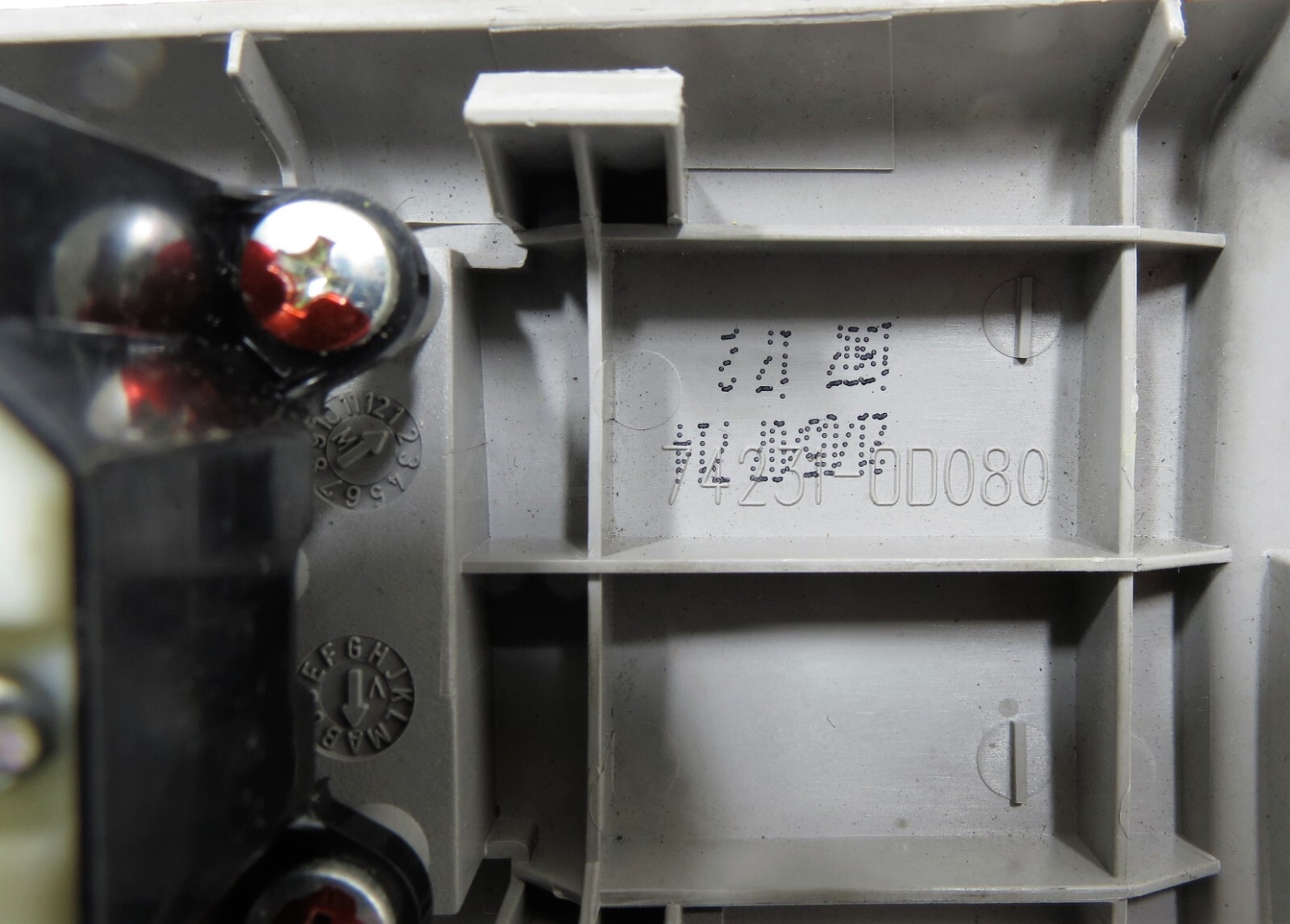 Genuine Toyota Yaris P9 05-12 RHD Electric Window Switch Lifter 742310D080 Beige - Image 6