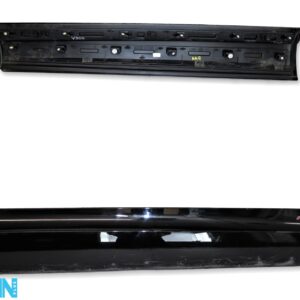 HY3M-21064-AC Land Rover Discovery 5 Front Right Door Lower Gladding Mould Trim