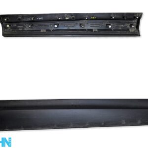 HY3M-21064-AE Land Rover Discovery 5 Front Right Door Lower Gladding Mould Trim*