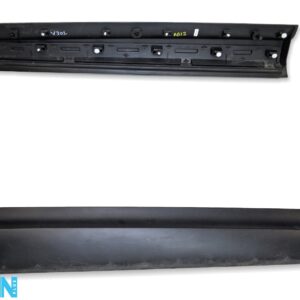 HY32-21064-AE Land Rover Discovery 5 Front Right Door Lower Gladding Mould Trim2