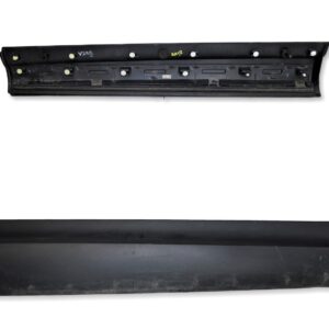 HY32-21064-AD Land Rover Discovery 5 Front Right Door Lower Gladding Mould Trim-