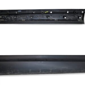 HY32-21064-AD Land Rover Discovery 5 Front Right Door Lower Gladding Mould Trim