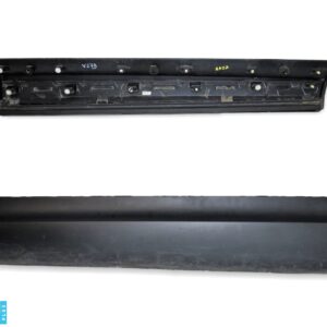 HY32-21065-AD Land Rover Discovery 5 Front Left Door Lower Gladding Mould Trim7