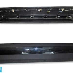 K8D2-21064-A Range Rover Evoque L551 Front Right Door Lower Gladding Mould Trim*