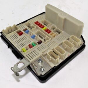 8201044235 Renault Kangoo Mk2 (2007-2016) USM-X61 N3 Main Fuse Box Controller
