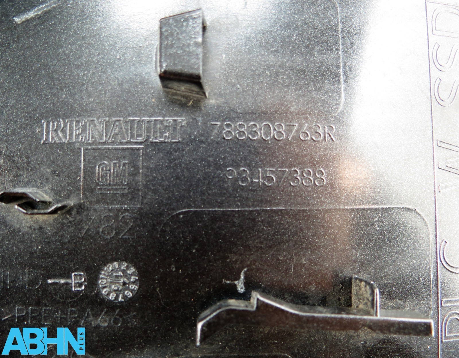 Renault Trafic III Vivaro B X82 Fuel Flap Cover 788308763R White 93457388 Black - Image 9