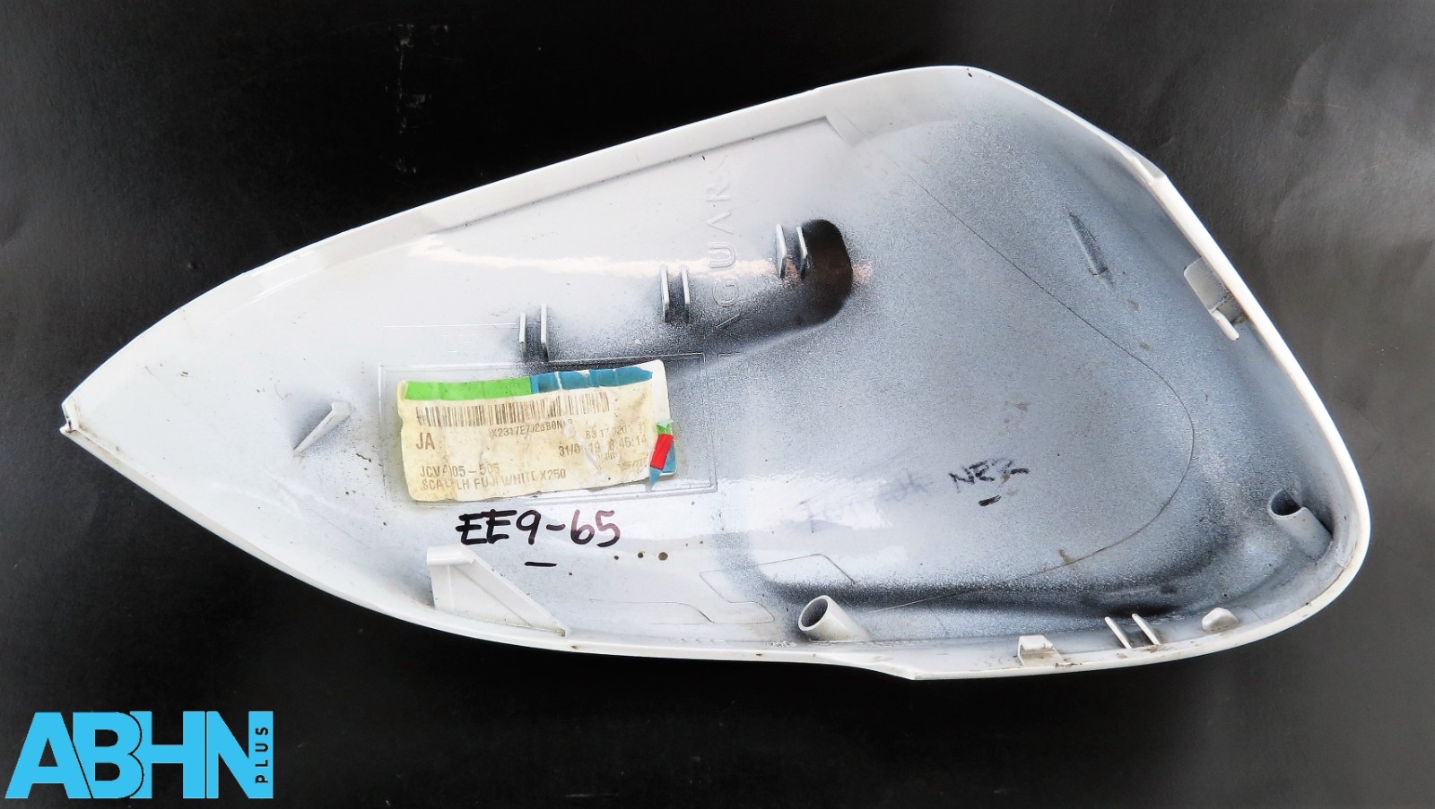 Jaguar I-Pace X590 18-25 Left Side Door Wing Cover Fuji White NER 9X23-17E702-BB - Image 2