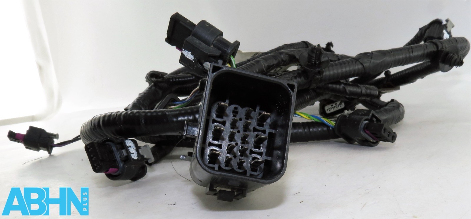 K8D2-15B484-DA Range Rover Evoque L551 Rear Bumper Wiring Harness 6x PDC Connect - Image 4