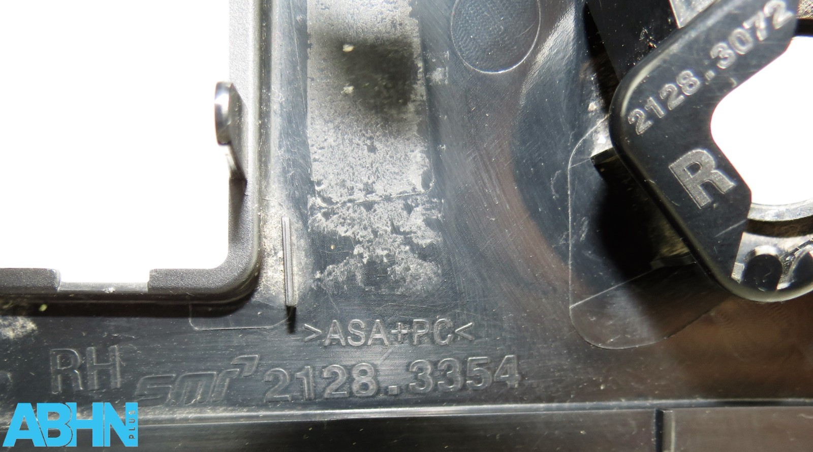 Jaguar i-Pace X590 (21-25) Right Door Mirror Trim Bottom Cover+ Camera 2128.3354 - Image 8