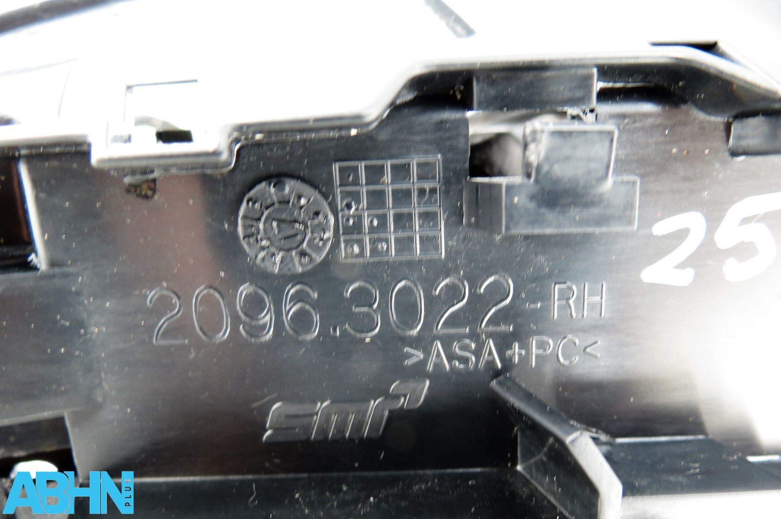 Jaguar I-Pace X590 2018-25 Right Side Door Wing Mirror Auto Dim BSM CAM Housing - Image 10