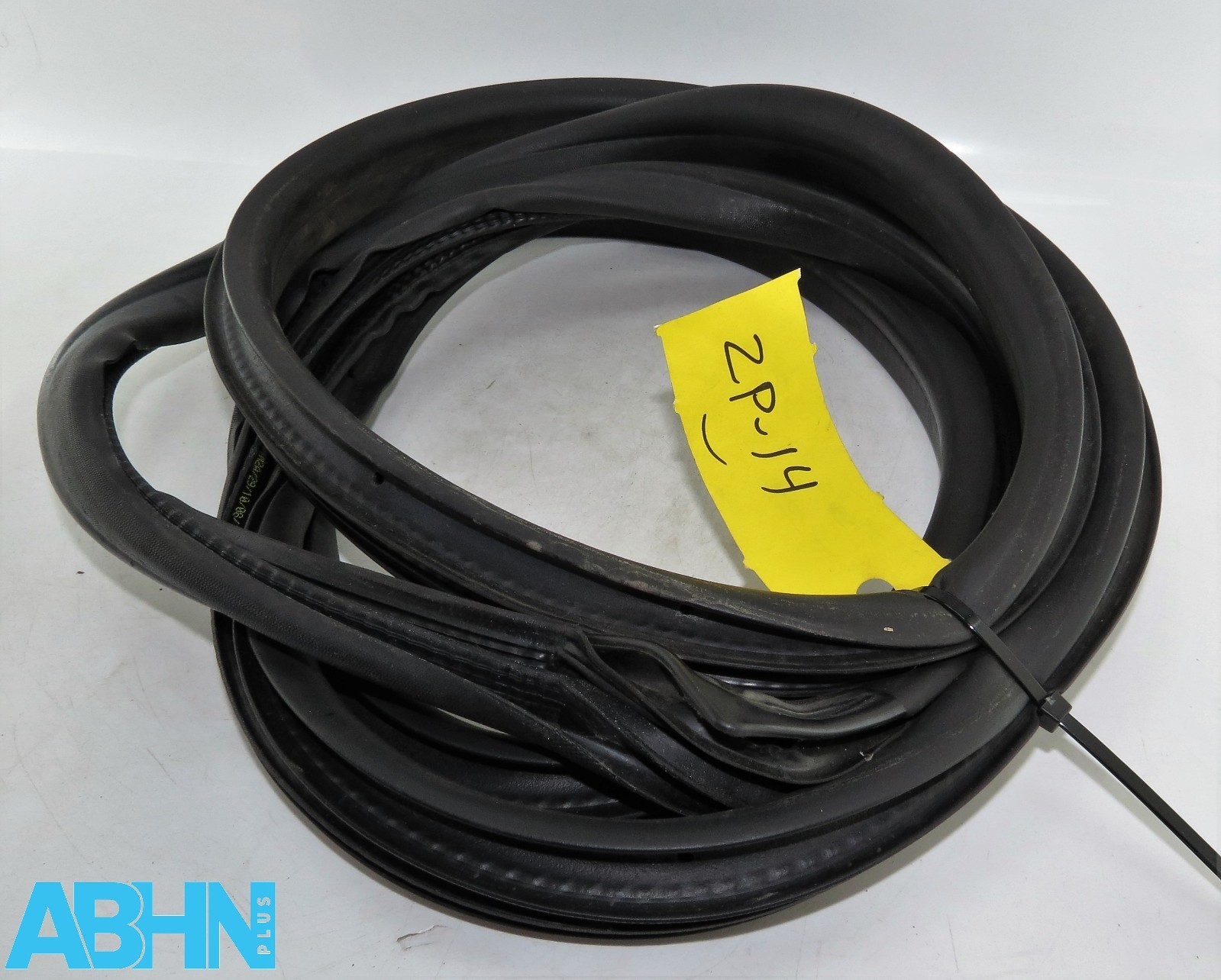 Ford Fiesta (2008-2017) 3-Door Genuine Front Right Side Door Frame Rubber Seal - Image 4