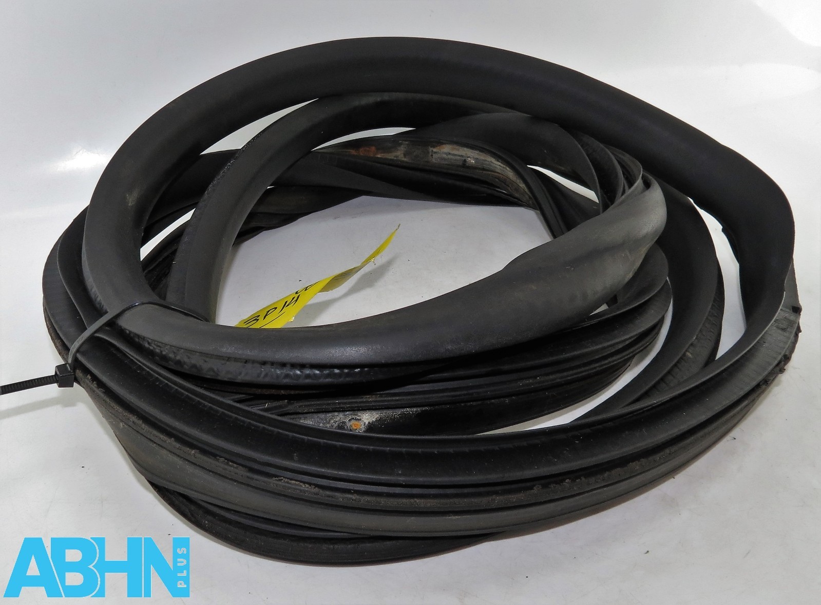 Mini One R52 R53 R50 R56 3-Dr Genuine Front Right Side Door Frame Rubber Seal - Image 3