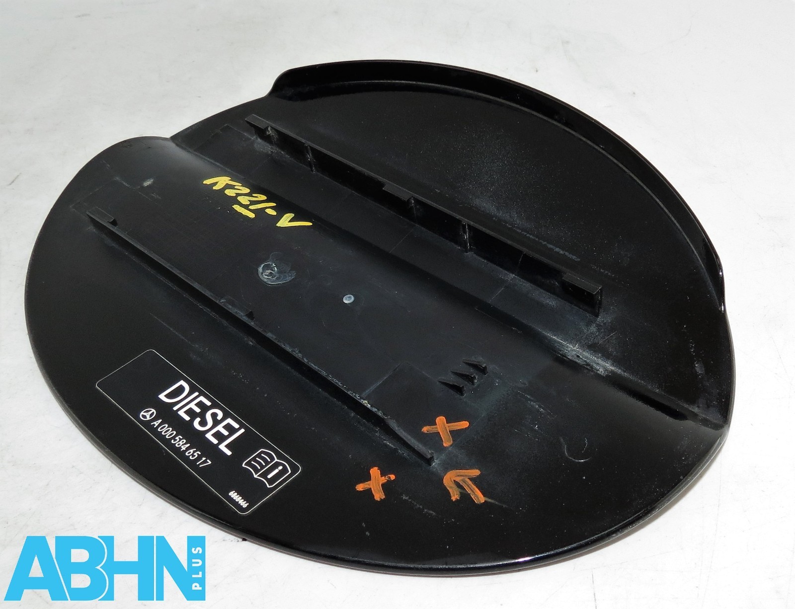 Mercedes-Benz CLS Coupe A219 (2004-2010) Fuel Flap Cover A2197570106 Met Black - Image 5