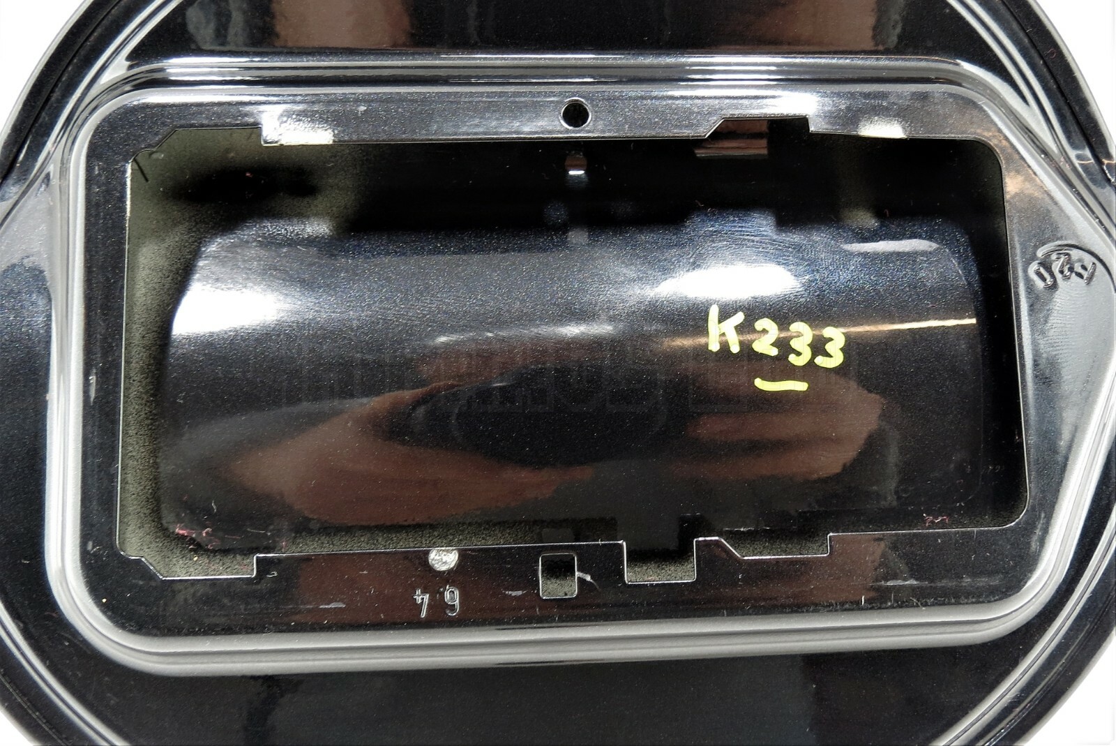 BMW 1 Series F20 (11-19) 5-Door Fuel Flap Cover 51177270765 Black Sapphire 475 - Image 4