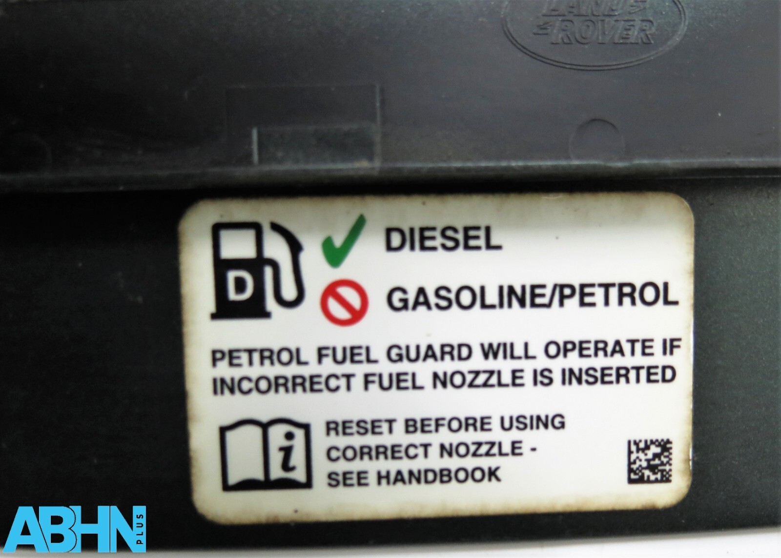 Land Rover Discovery 3 III L319 /04-19 Fuel Flap Cover BPA780070 Met Dark Green - Image 10