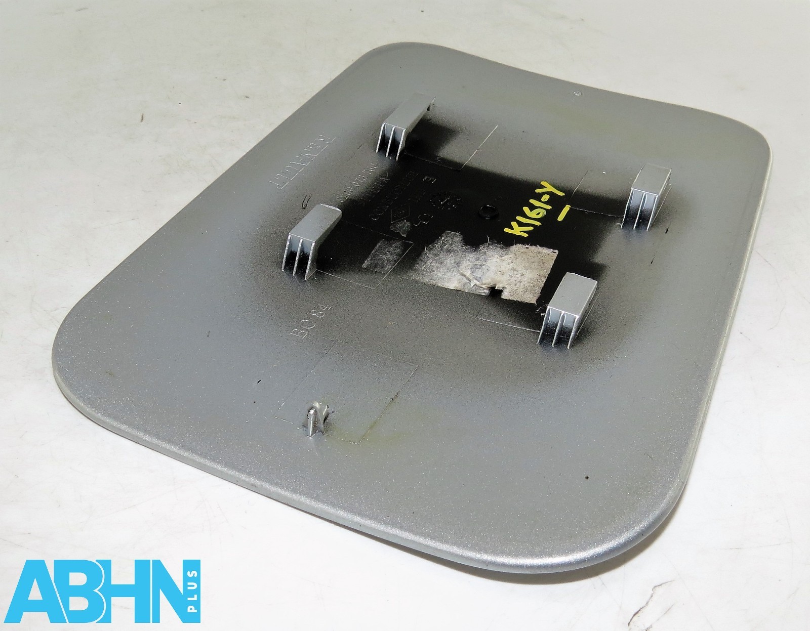 Renault Megane II MK2 (2002-2009) Fuel Flap Cover 8200073760 Metallic Silver - Image 4